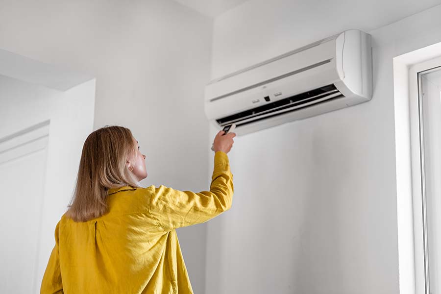 Tenere accesso il climatizzatore tutto il giorno e risparmio