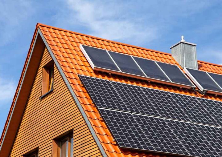 Impianto fotovoltaico sul tetto di casa per risparmio - installazione a Varese
